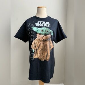 Star Wars Grogu The Child, Mandalorian Baby Yoda Shirt | Size Medium